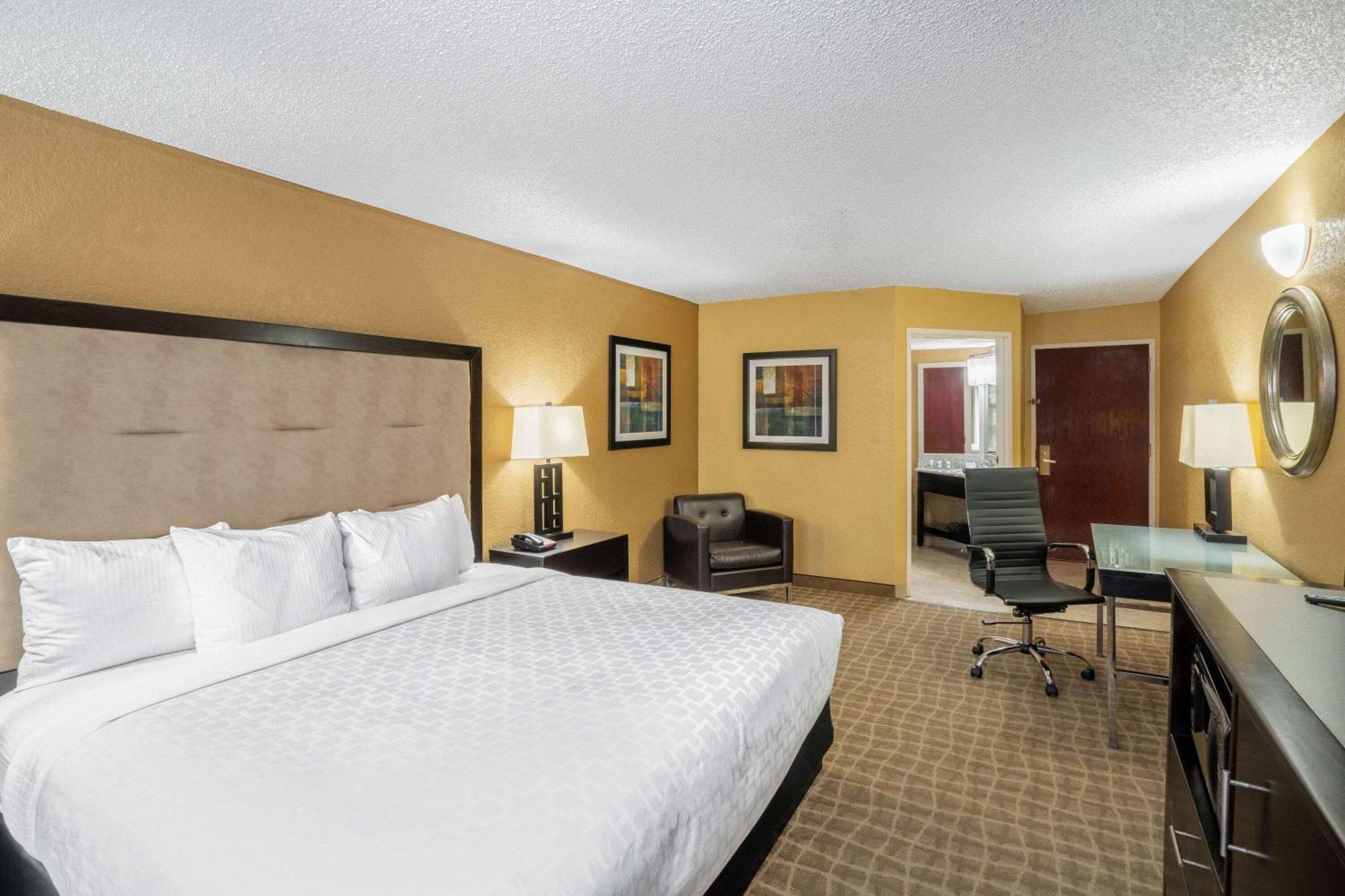 Hotel La Quinta By Wyndham Hot Springs Esterno foto